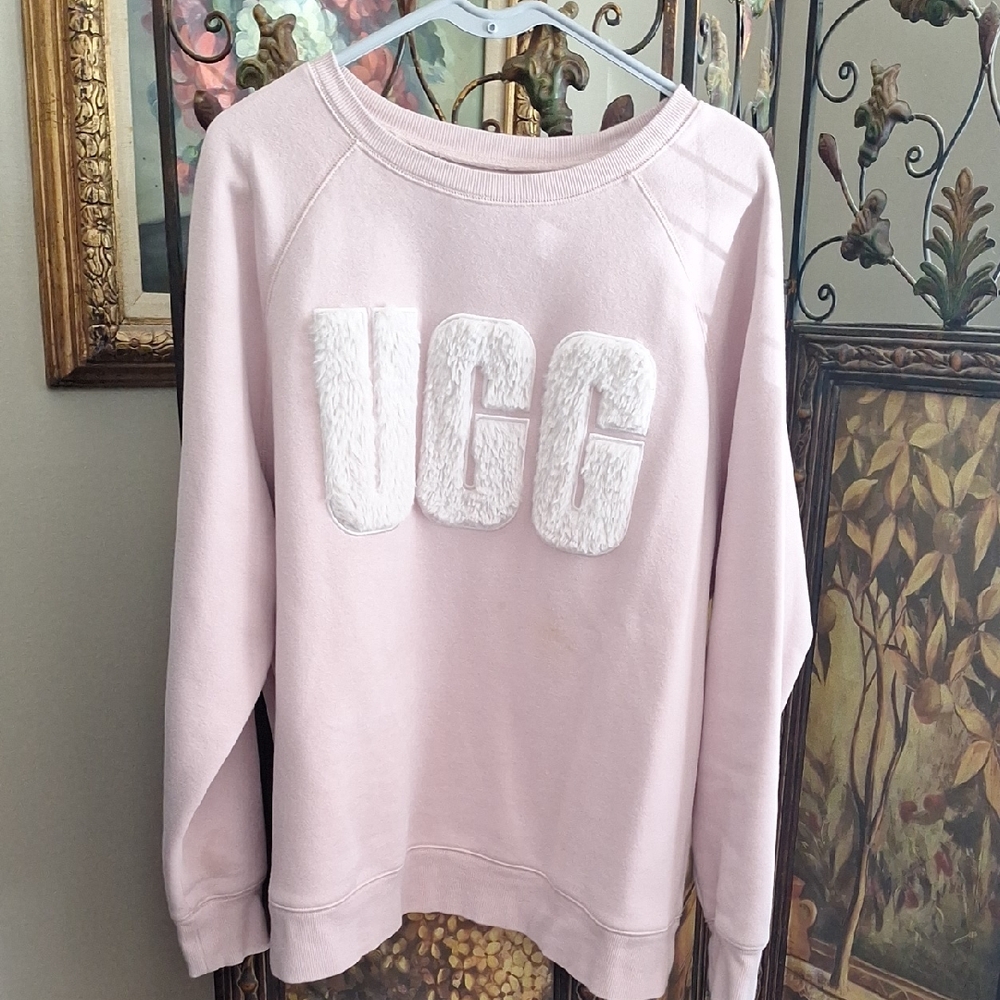 UGG Light Pink Crewneck Sweatshirt with Fuzzy Logo